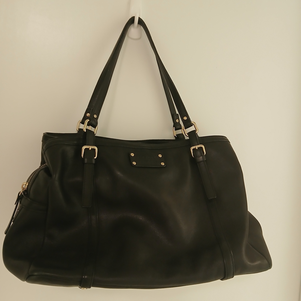 Classic Black Leather Tote Bag with Gold Accents (Coach)